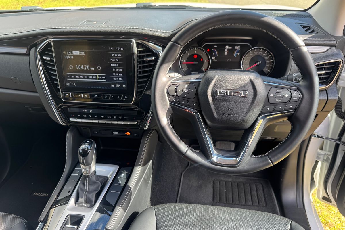 2023 Isuzu MU-X LS-T
