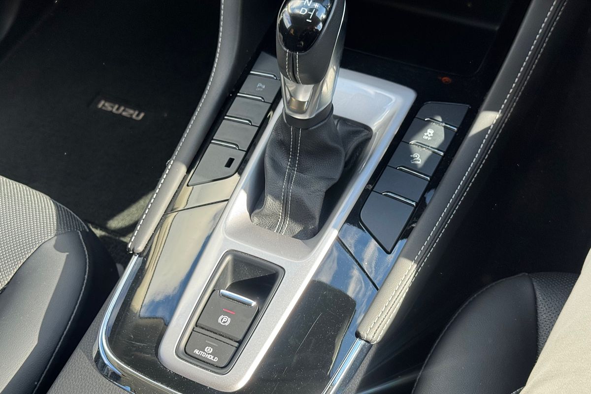 2023 Isuzu MU-X LS-T
