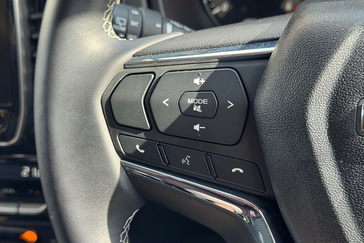 2023 Isuzu MU-X LS-T