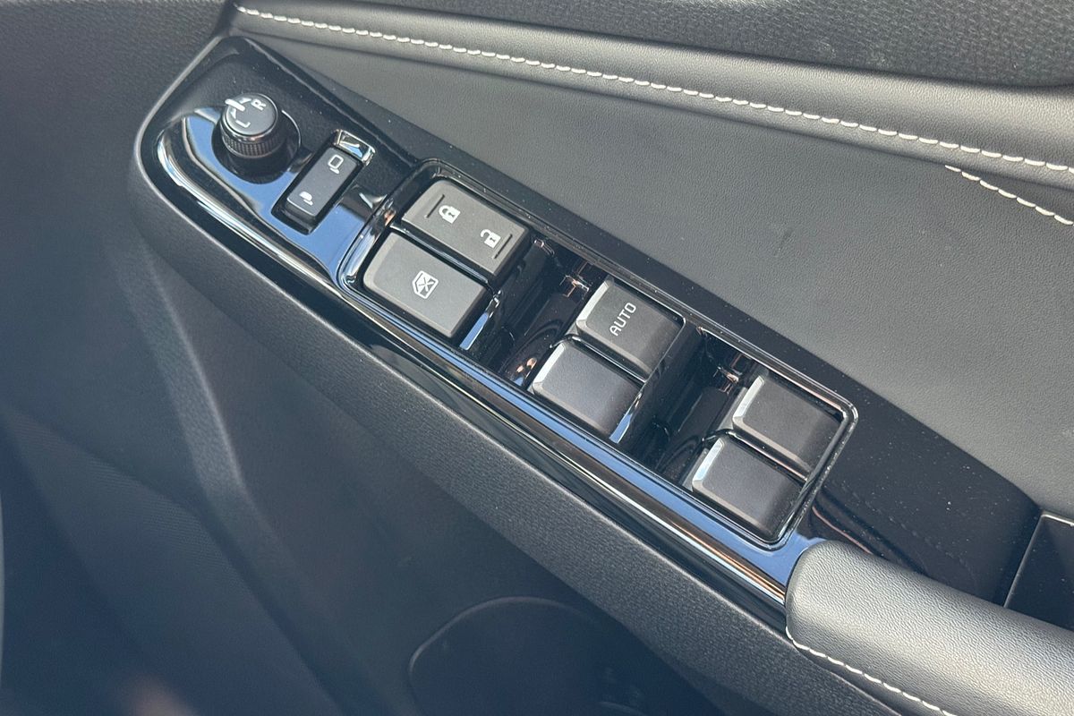 2023 Isuzu MU-X LS-T