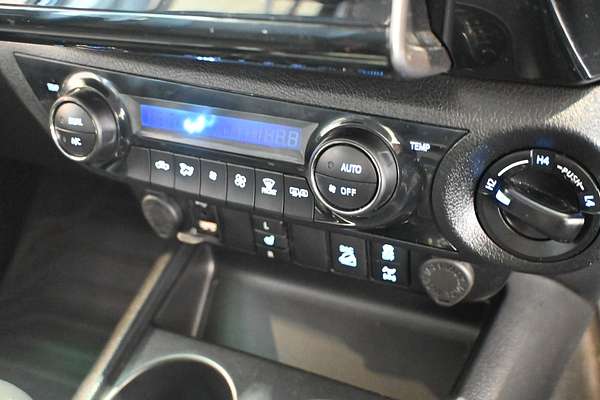 2022 Toyota Hilux SR5 GUN126R 4X4