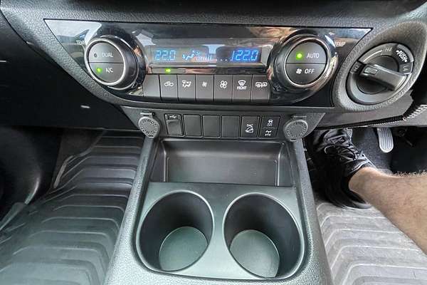 2022 Toyota Hilux SR5 GUN126R 4X4