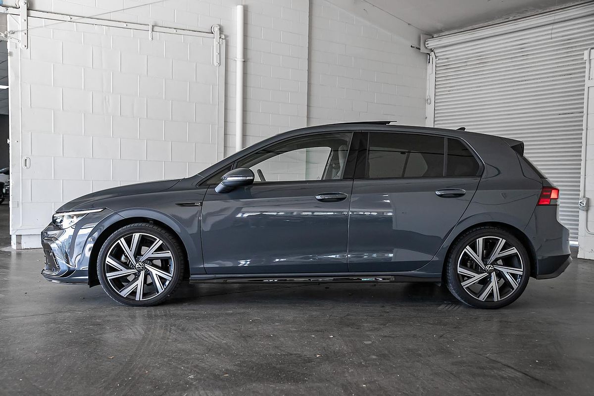 2021 Volkswagen Golf 110TSI R-Line 8