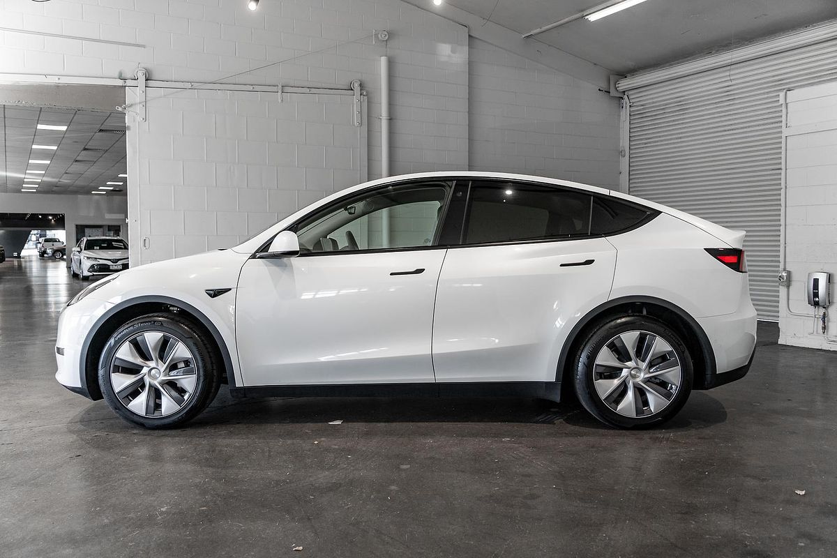 2023 Tesla Model Y Rear-Wheel Drive