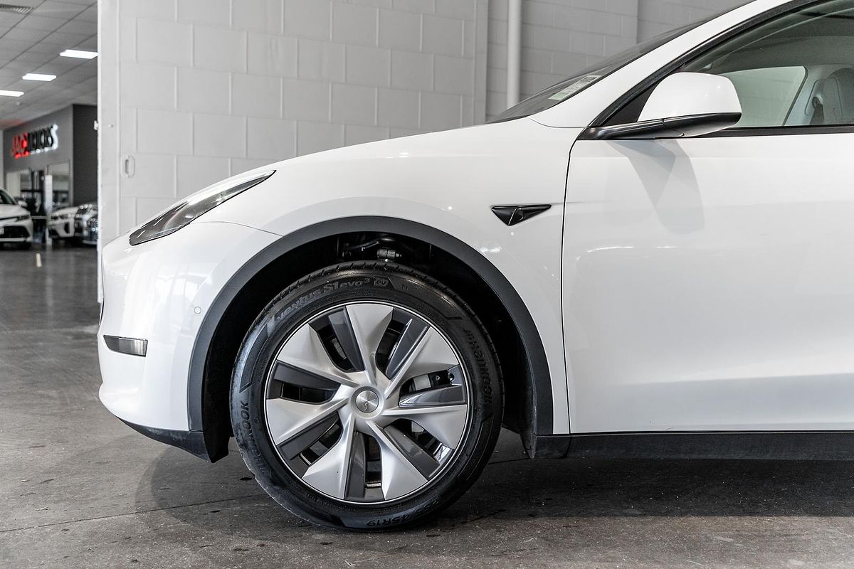 2023 Tesla Model Y Rear-Wheel Drive
