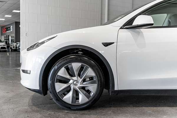 2023 Tesla Model Y Rear-Wheel Drive