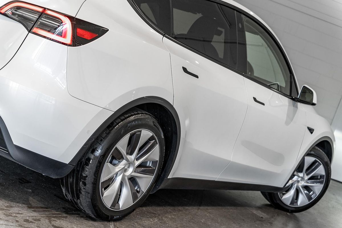 2023 Tesla Model Y Rear-Wheel Drive