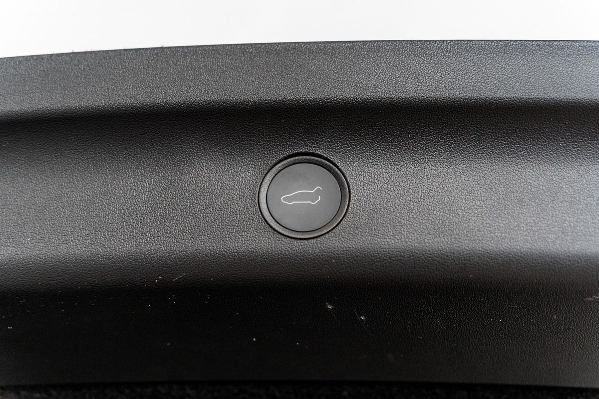 2023 Tesla Model Y Rear-Wheel Drive