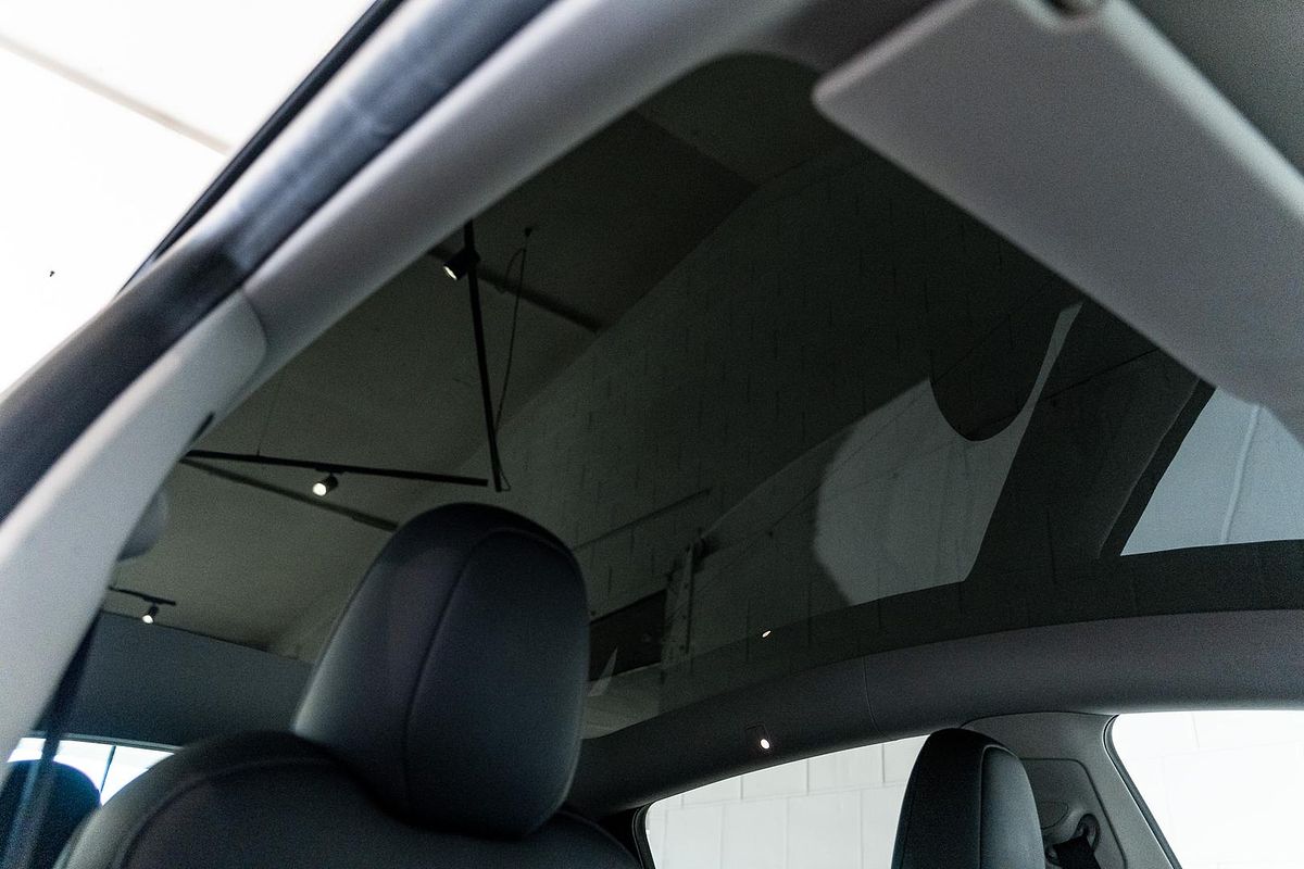 2023 Tesla Model Y Rear-Wheel Drive