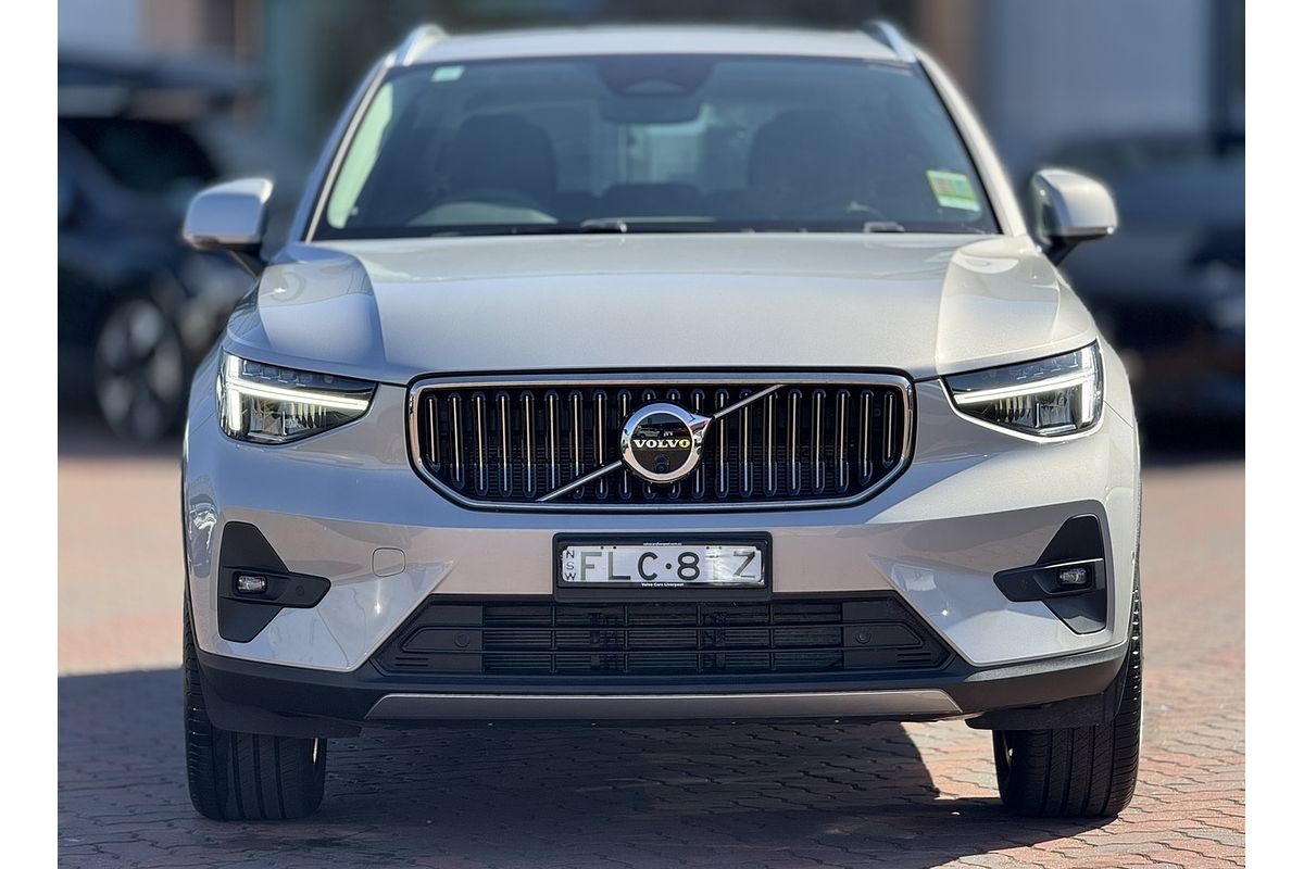 2023 Volvo XC40 Ultimate B4 Bright