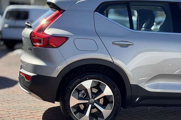 2023 Volvo XC40 Ultimate B4 Bright