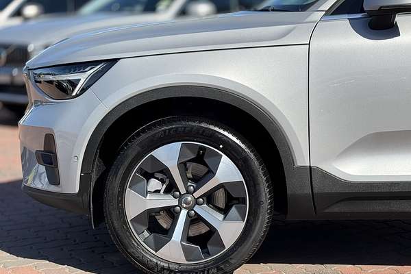 2023 Volvo XC40 Ultimate B4 Bright