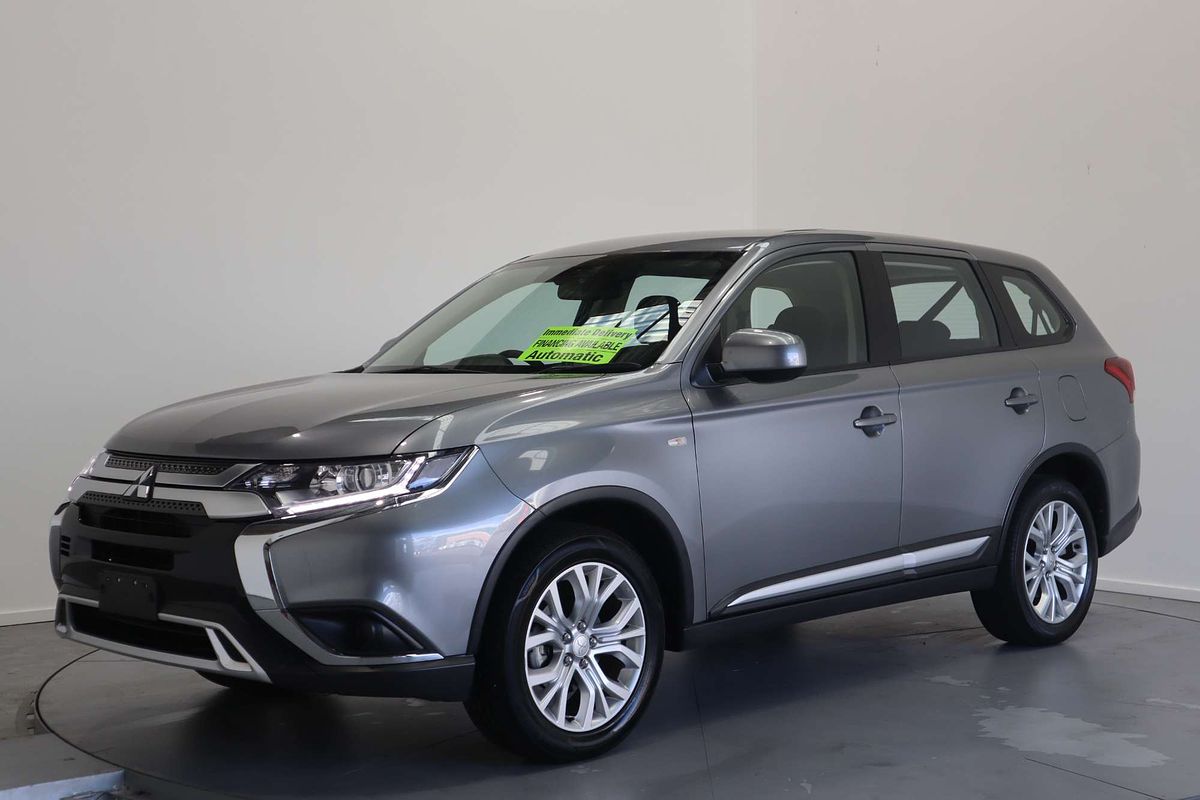 2021 Mitsubishi Outlander ES ZM