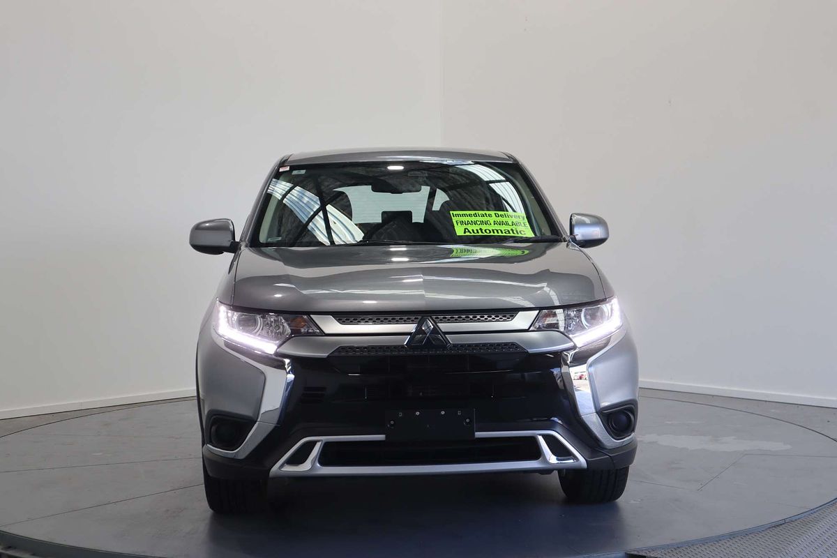 2021 Mitsubishi Outlander ES ZM