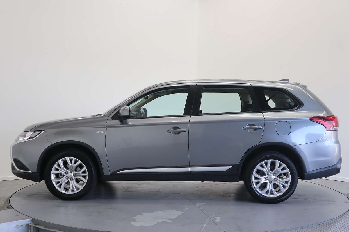 2021 Mitsubishi Outlander ES ZM
