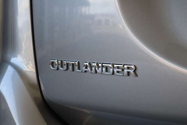 2021 Mitsubishi Outlander ES ZM