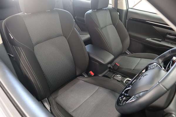 2021 Mitsubishi Outlander ES ZM
