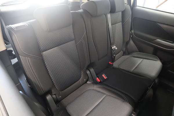2021 Mitsubishi Outlander ES ZM