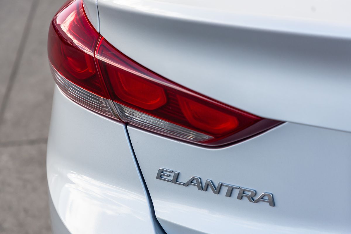 2017 Hyundai Elantra Active AD