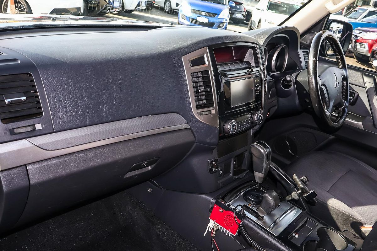 2015 Mitsubishi Pajero GLX NX