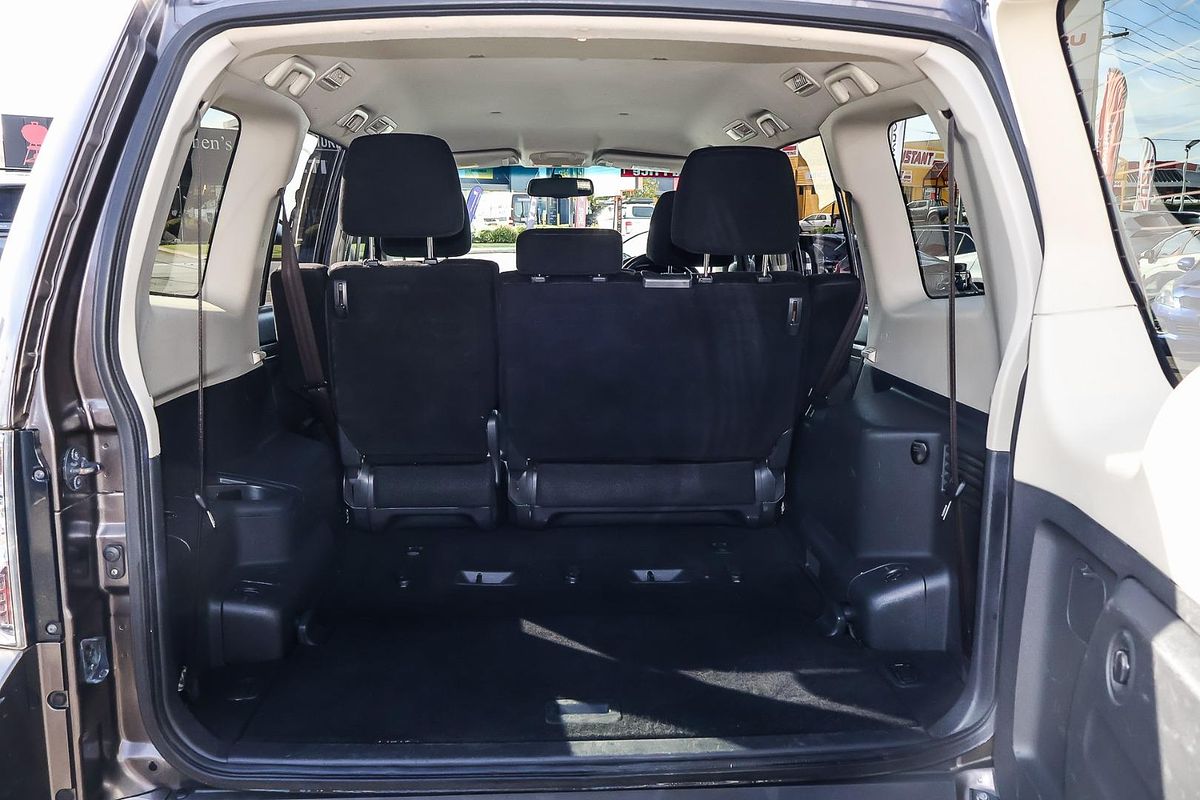 2015 Mitsubishi Pajero GLX NX