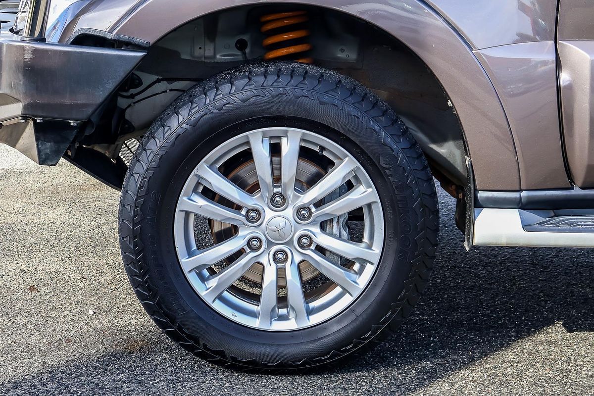 2015 Mitsubishi Pajero GLX NX