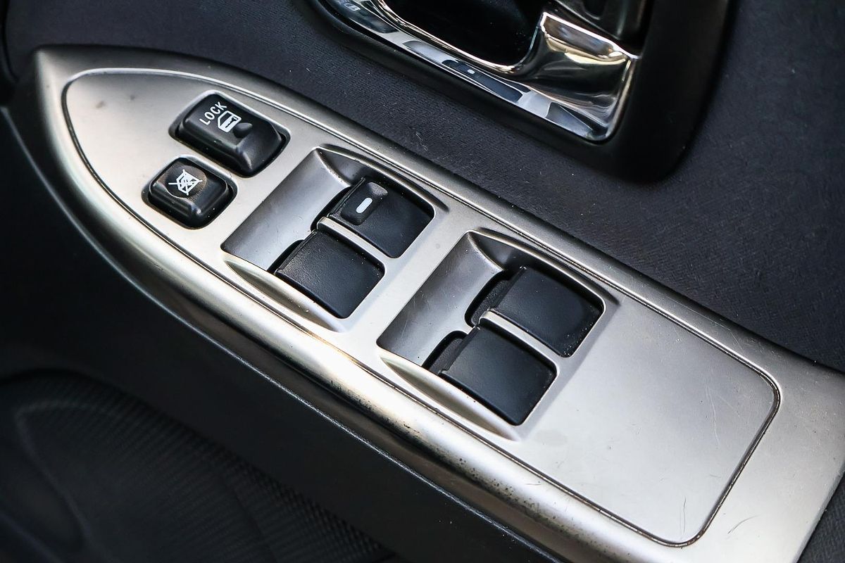 2015 Mitsubishi Pajero GLX NX