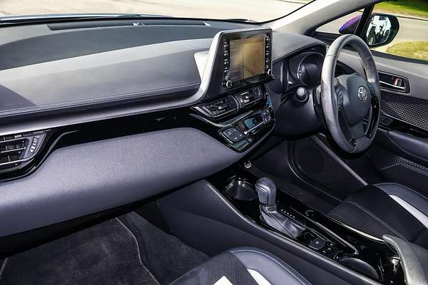2022 Toyota C-HR GR Sport ZYX10R