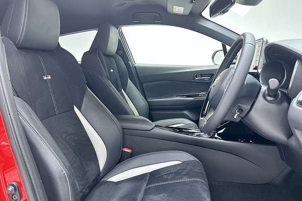 2022 Toyota C-HR GR Sport ZYX10R
