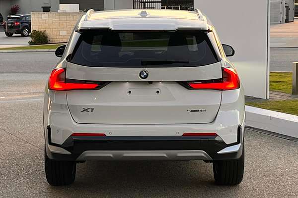 2023 BMW X1 sDrive18i U11