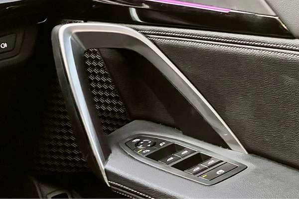 2023 BMW X1 sDrive18i U11
