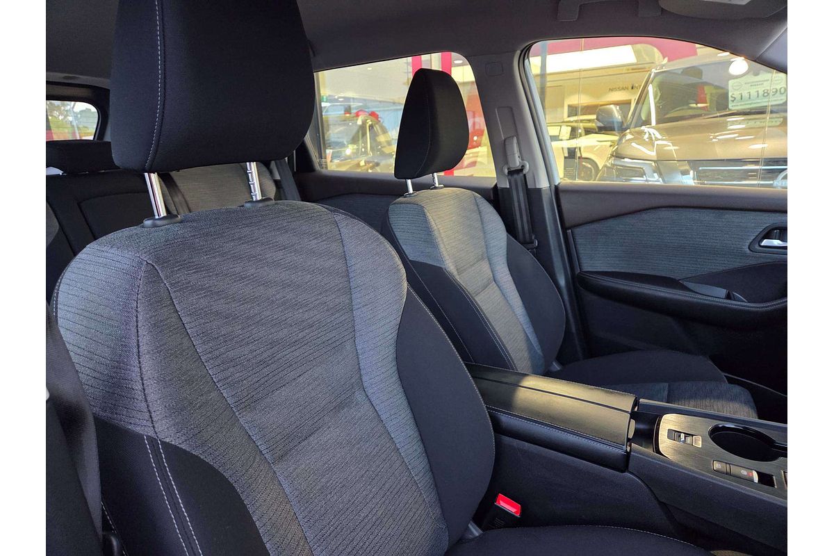 2024 Nissan X-TRAIL ST T33