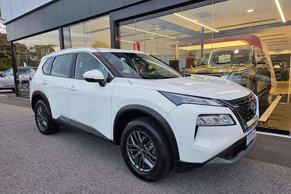 2024 Nissan X-TRAIL ST T33