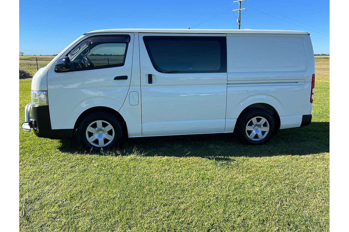 2017 Toyota Hiace KDH201R LWB