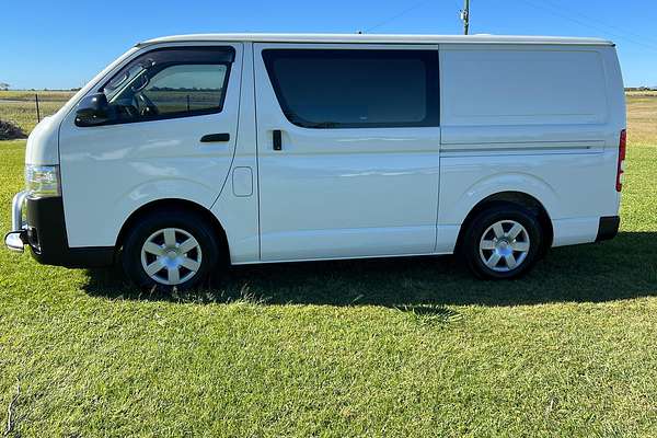 2017 Toyota Hiace KDH201R LWB