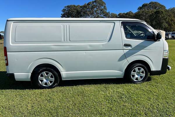 2017 Toyota Hiace KDH201R LWB