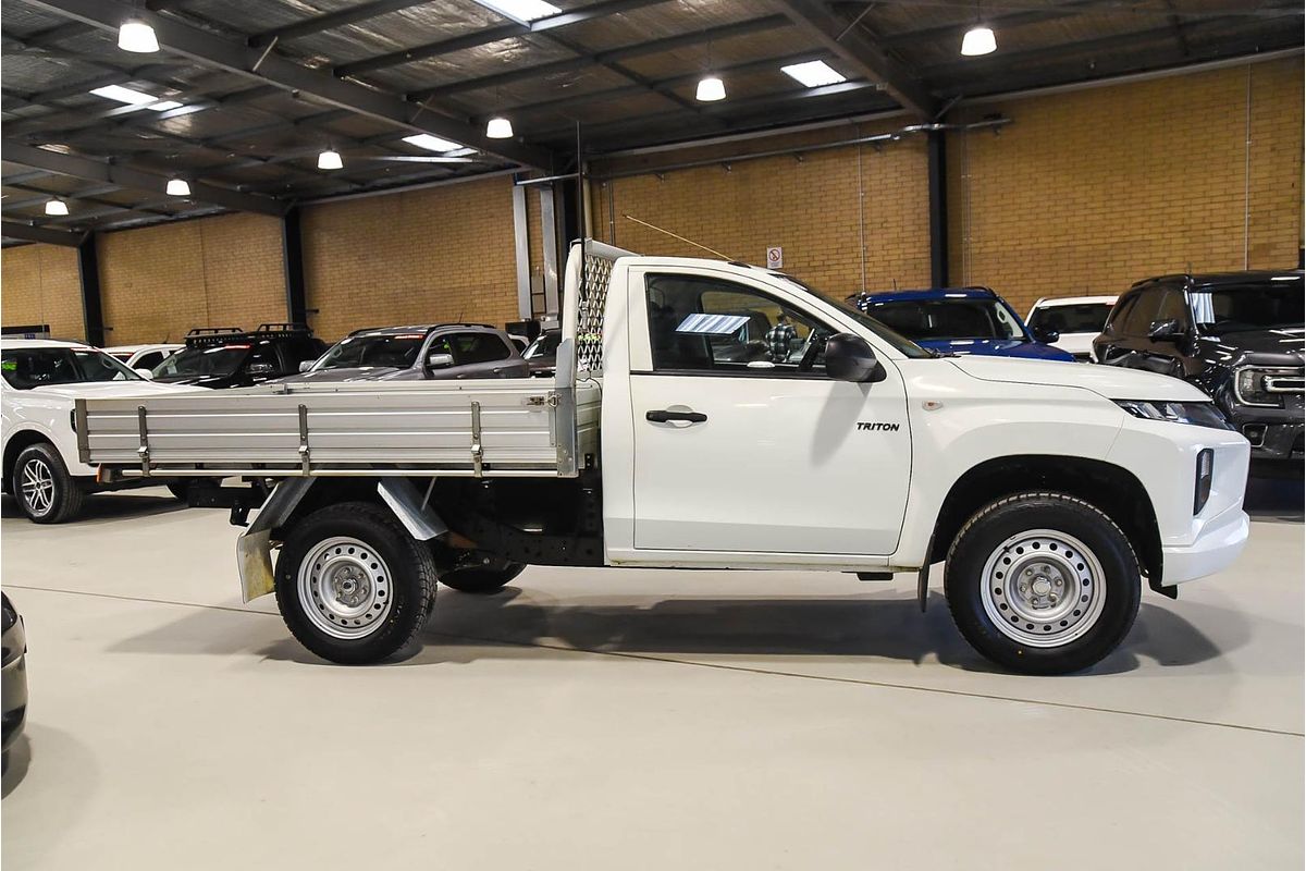 2021 Mitsubishi Triton GLX MR 4X4