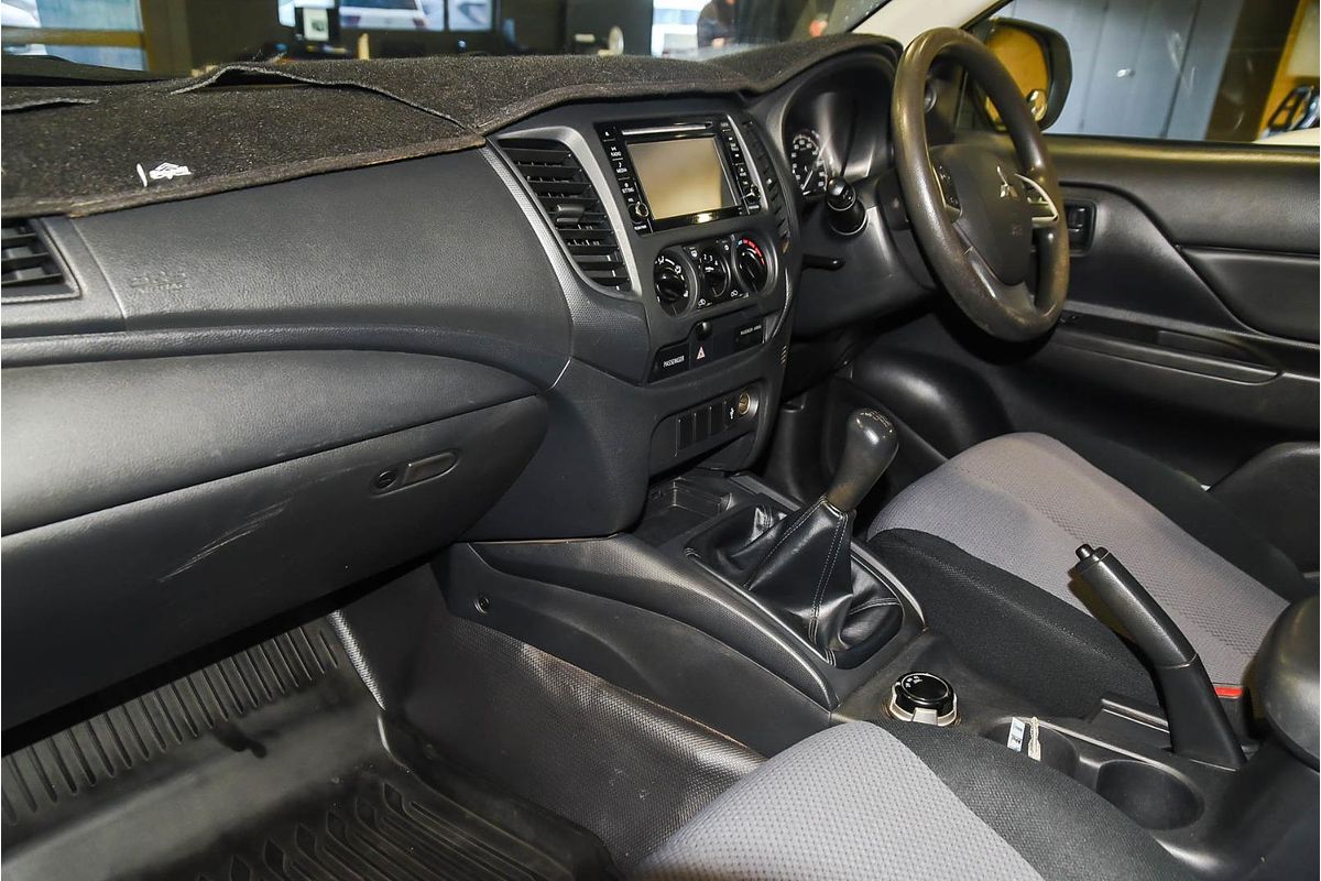 2021 Mitsubishi Triton GLX MR 4X4