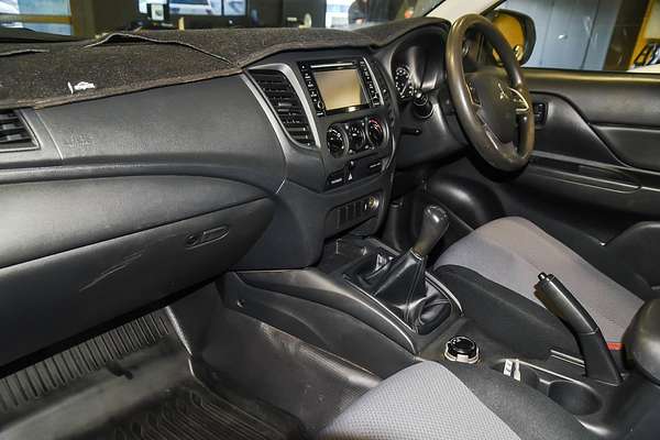 2021 Mitsubishi Triton GLX MR 4X4