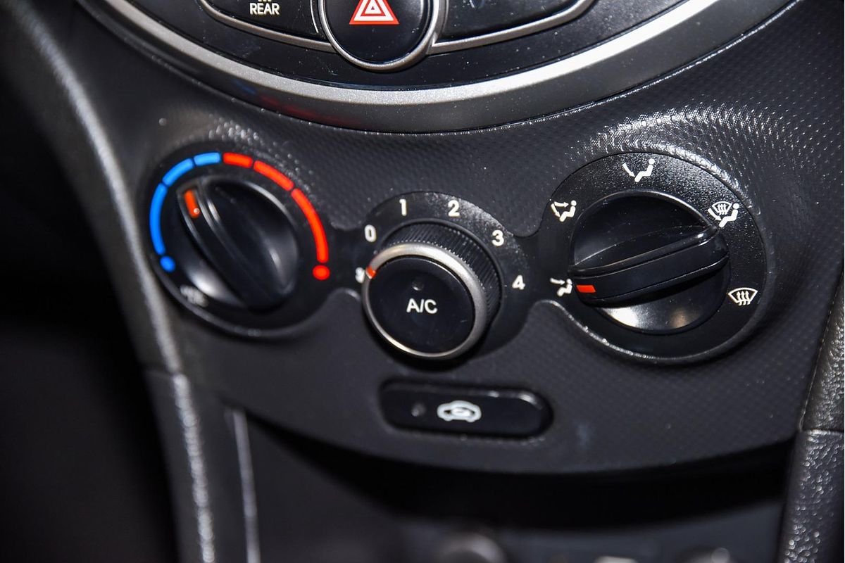 2019 Hyundai Accent Sport RB6