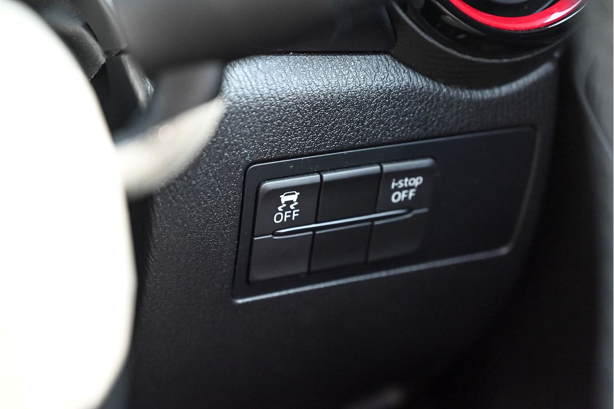 2016 Mazda 2 Maxx DL Series
