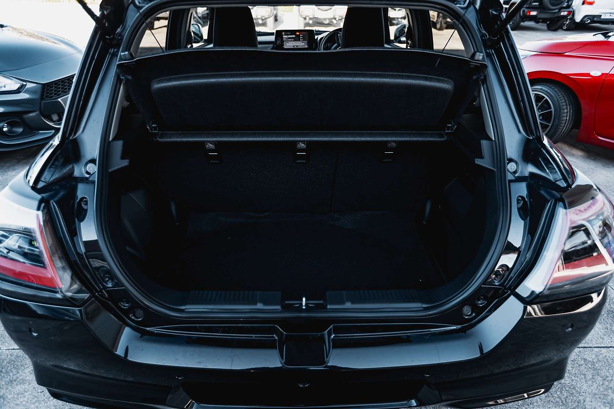 2024 Suzuki Swift Hybrid GLX UZ