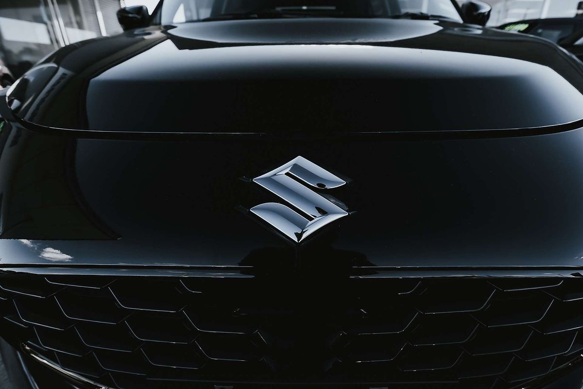 2024 Suzuki Swift Hybrid GLX UZ