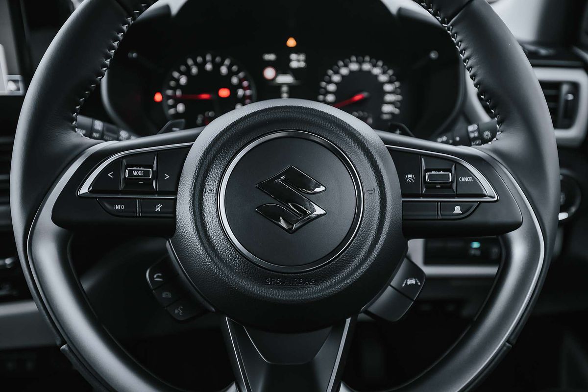 2024 Suzuki Swift Hybrid GLX UZ