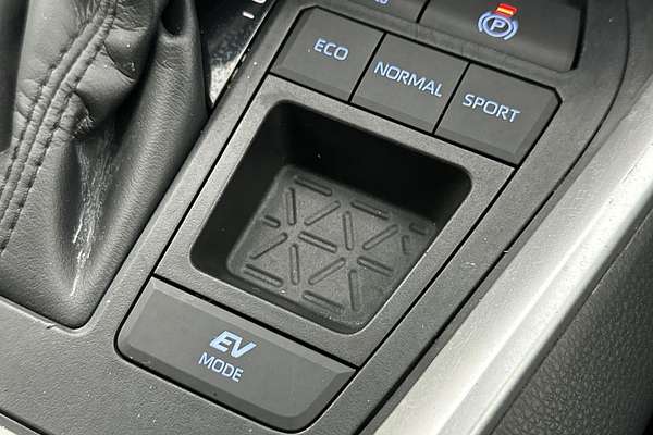 2020 Toyota RAV4 GXL AXAH52R