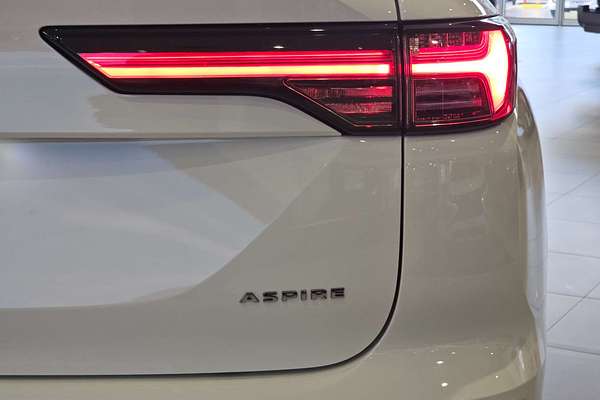 2025 Mitsubishi Outlander Aspire ZM