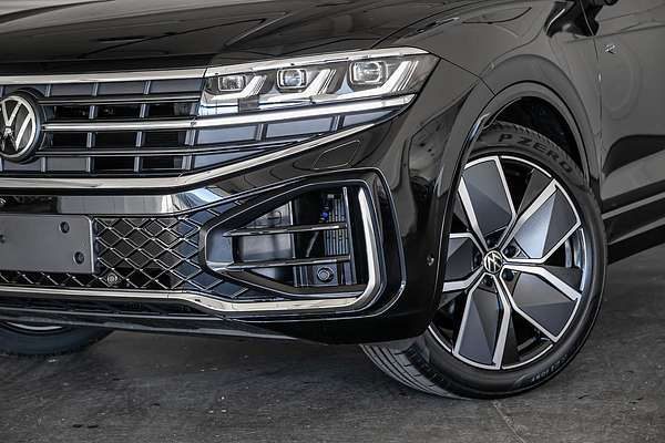 2025 Volkswagen Touareg 210TDI R-Line RC