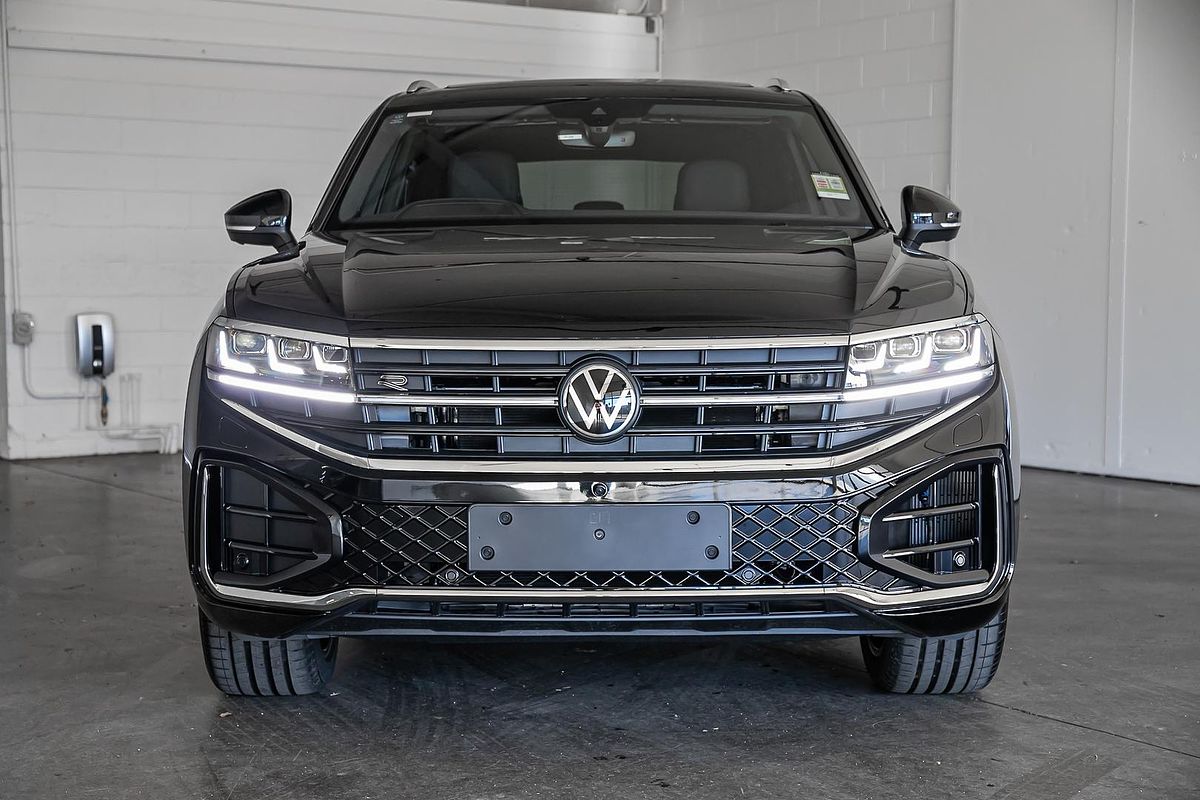 2025 Volkswagen Touareg 210TDI R-Line RC