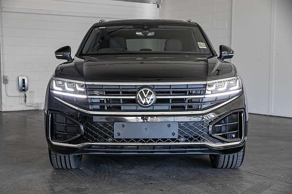 2025 Volkswagen Touareg 210TDI R-Line RC