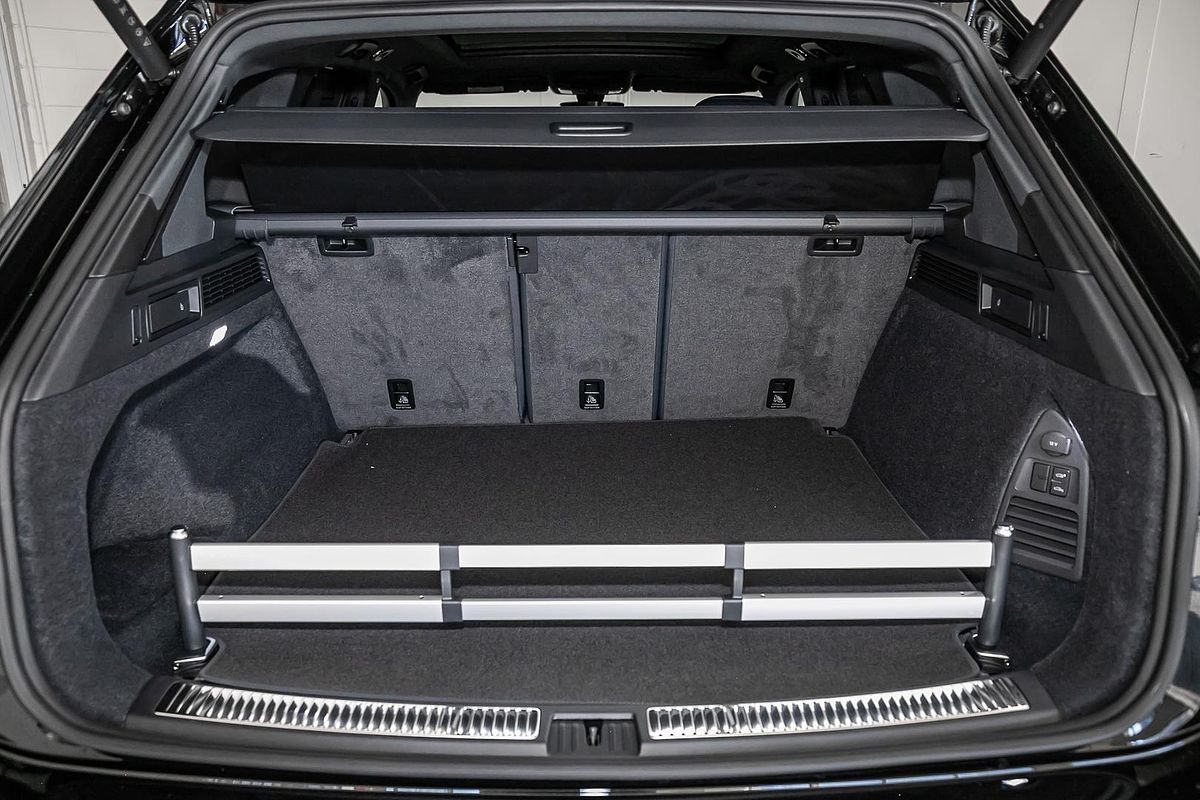 2025 Volkswagen Touareg 210TDI R-Line RC